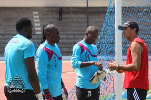 Zakaria ALAOUI in contact with goalkeepers