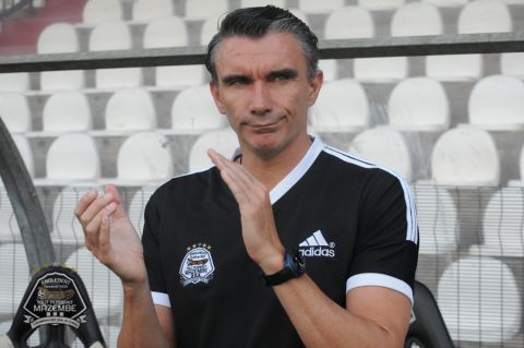 CARTERON très remonté contre l’arbitrage