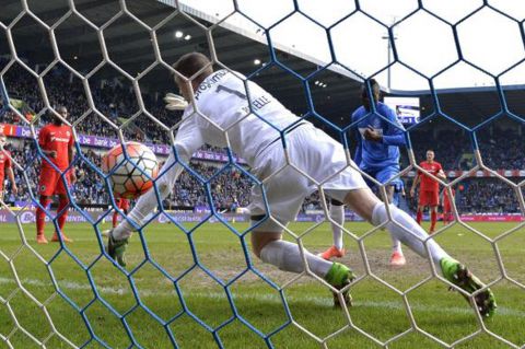 SAMATTA ouvre son compteur avec Genk