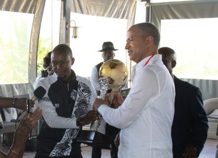 Moïse KATUMBI received medal and champion’s trophy